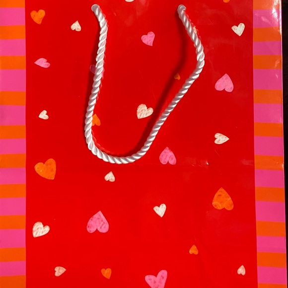 NWT Lot (6) Valentine Gift Bags, Assorted - Picture 6 of 9